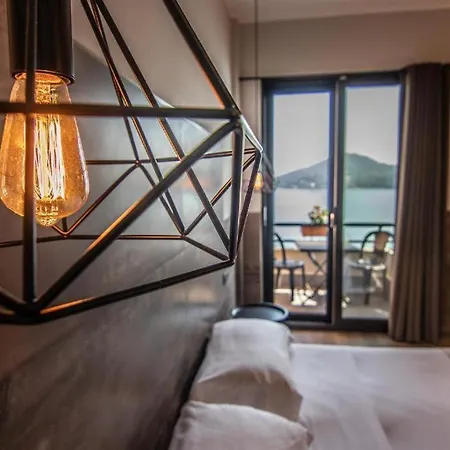 Concorde מלון ארונה