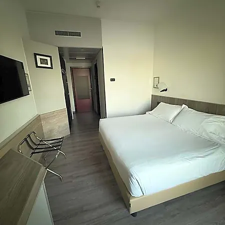 Concorde 4* Arona