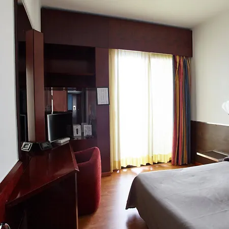 Concorde 4* Arona